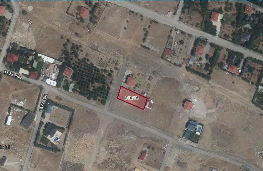 GÖLBAŞI HACILARDA GÖL MANZARALI, SATILIK İMARLI VILLA PARSELI