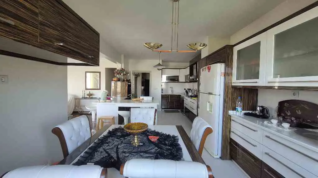 İZMİT YENİCUMA YANI 240 M2 EŞYALI 4+1 KİRALIK DAİRE