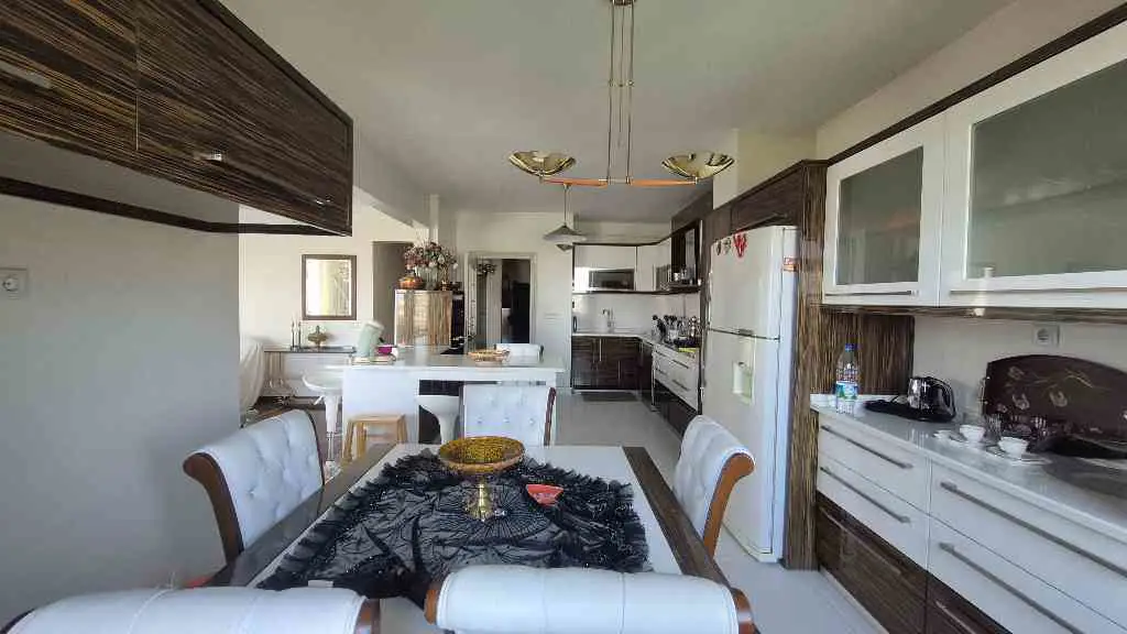 İZMİT YENİCUMA YANI 240 M2 EŞYALI 4+1 KİRALIK DAİRE