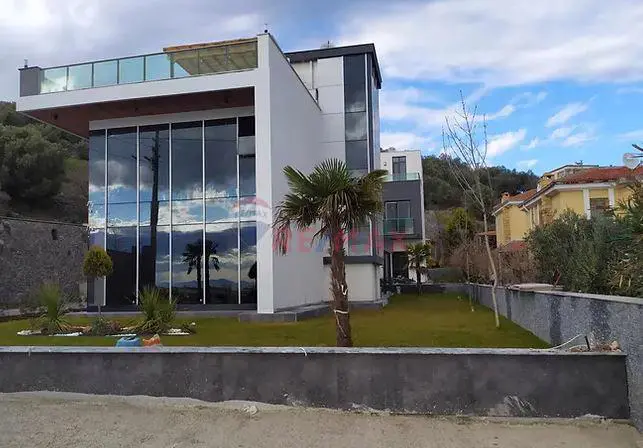 ÇANDARLI ROGE MARINE PROJESİNDE SATILIK 3+1 TRIPLEX VİLLA