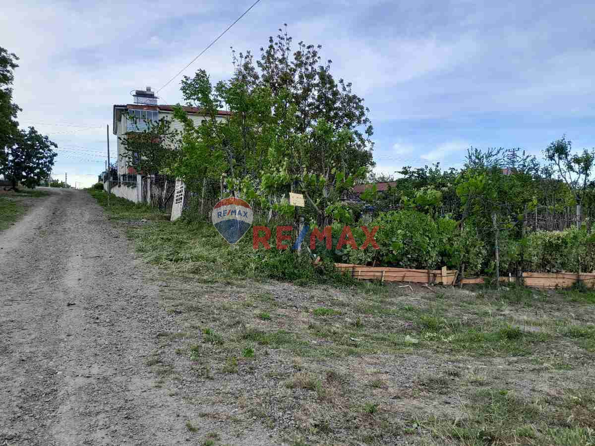 REMAX MÜLK MURAT AKYOL'DAN DENİZ MANZARALI KÖŞE PARSEL ARSA