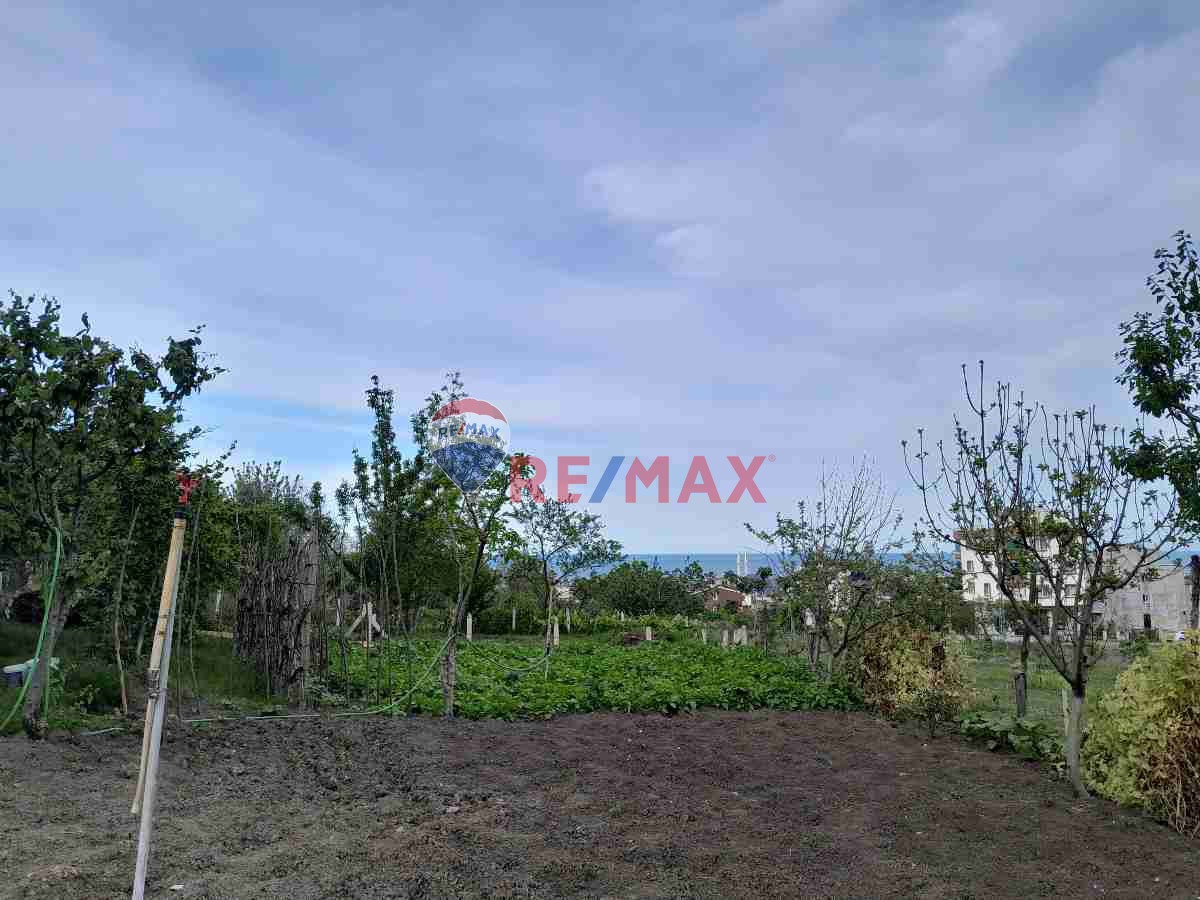 REMAX MÜLK MURAT AKYOL'DAN DENİZ MANZARALI KÖŞE PARSEL ARSA