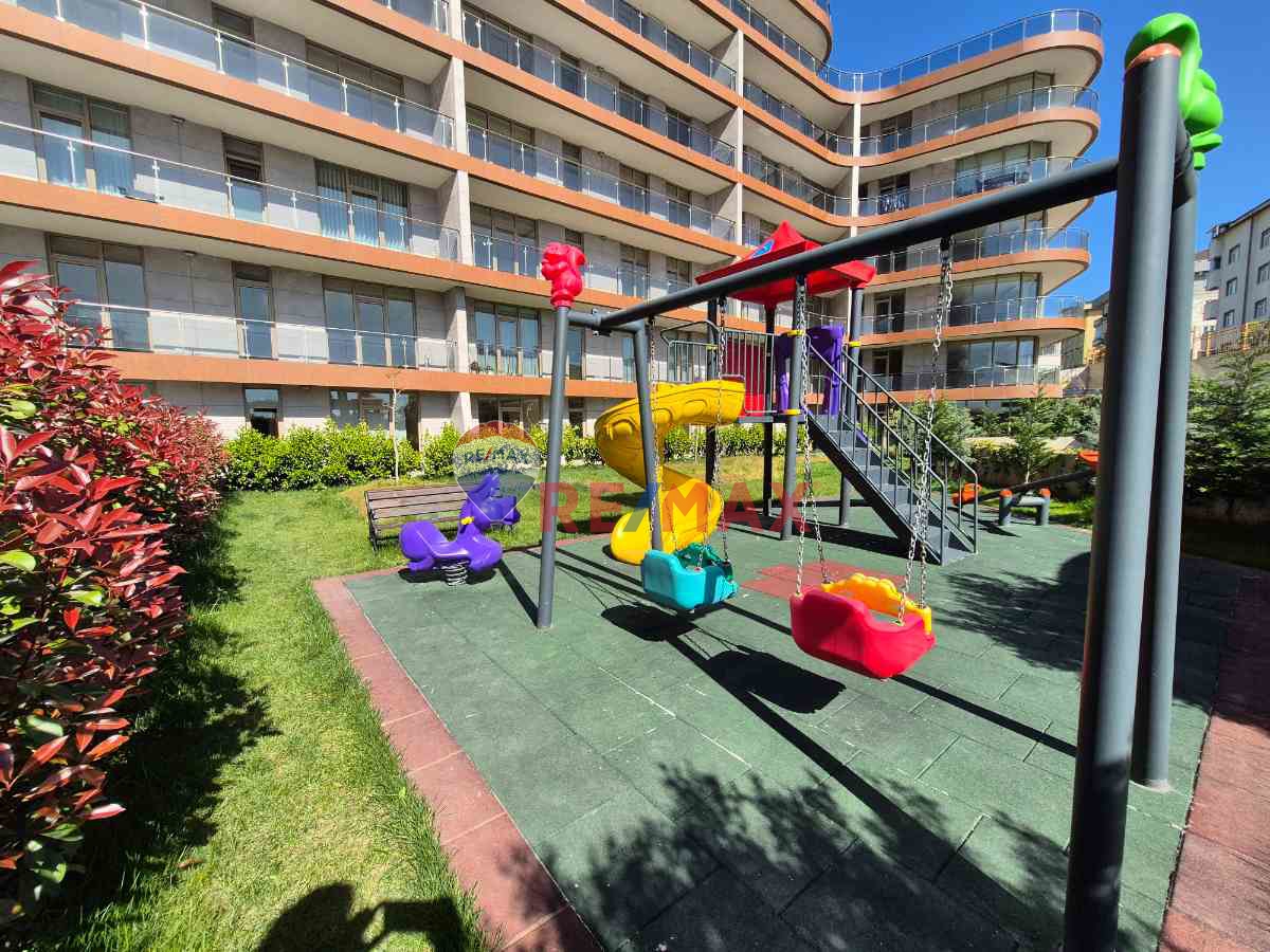 PENDIK GÖZDAĞI QADRAJ SITESI GENIŞ KÖŞE BALKON 2+1 SATILIK DAIRE