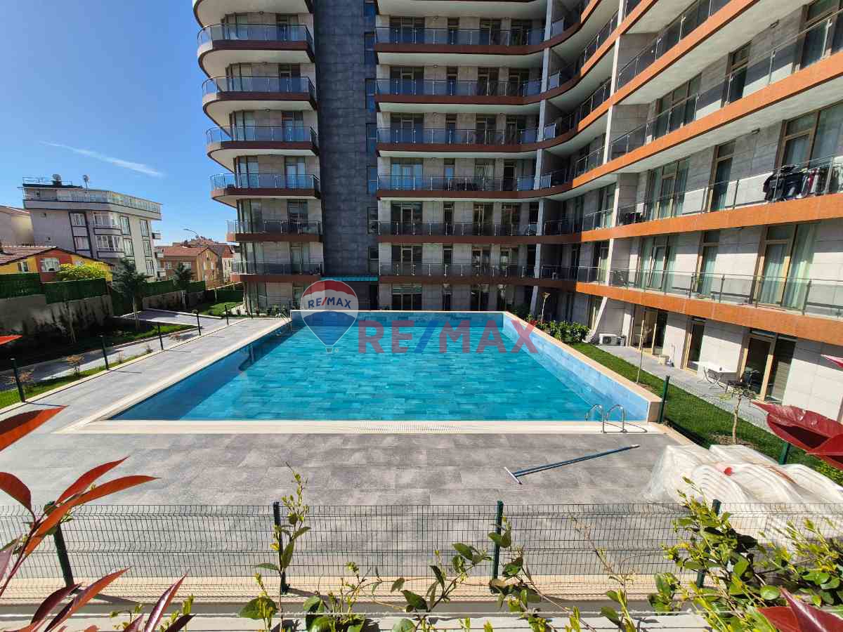 PENDIK GÖZDAĞI QADRAJ SITESI GENIŞ KÖŞE BALKON 2+1 SATILIK DAIRE