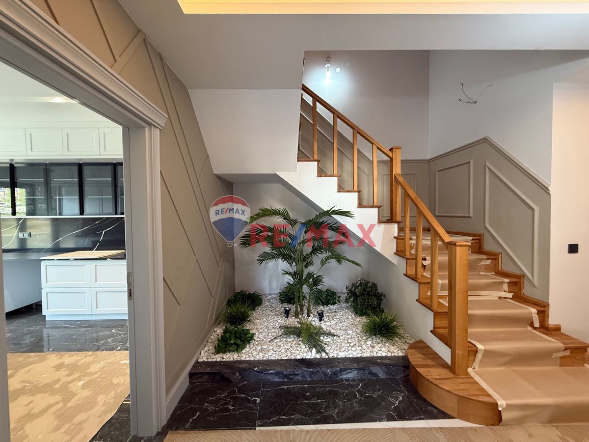 BAŞİSKELE BAHÇECİK 6+1 SIFIR SATILIK VİLLA