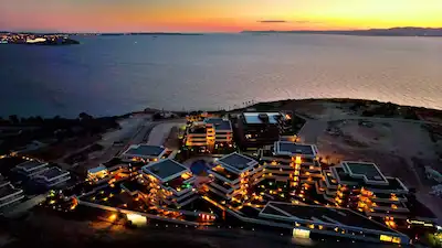 ÇEŞME AYASARANDA'DA ÖZEL TASARIM EŞSİZ SATILIK 4+2 RESIDENCE