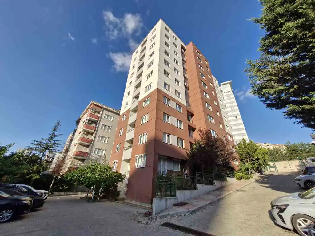 ŞERİFALİ’DE SEMPRA ERA SİTESİ 2+1 SATILIK DAİRE