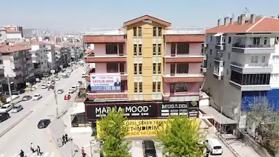 SİNCAN'DA MUHTEŞEM LOKASYON SATILIK KOMPLE TİCARİ BİNA