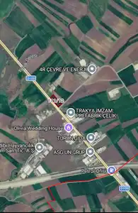 E5 ÜZERINDE 4750 M2 TICARI KULLANIMA UYGUN KIRALIK TARLA