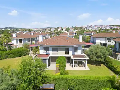 URLA İÇMELER CASAMARİN'DE 400M² ARSA PAYLI SATILIK VILLA