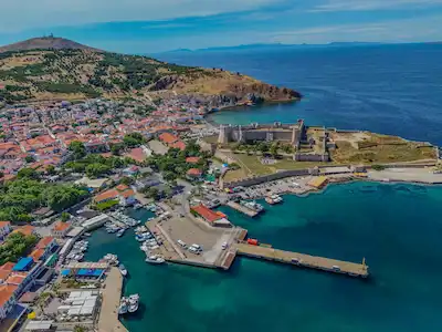 ÇANAKKALE BOZCAADA RESMI YOLA CEPHELI 4.855 M2 SATILIK BAĞ