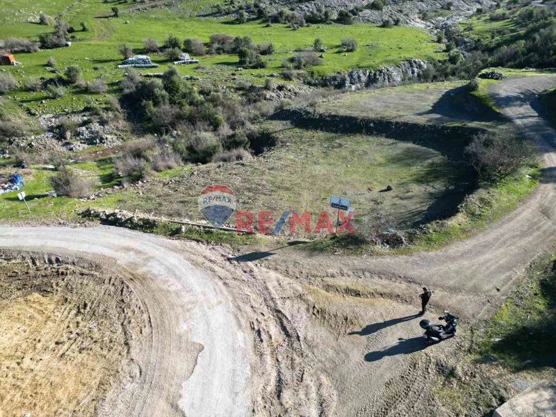 İZMİR DİKİLİ ÇAĞLAN MAH. 540 M2 KÖY CİVARİ RESMİ YOLLU BAHÇE