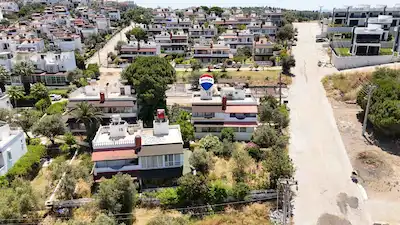 ARTUR'A KOMŞU YENILENMIŞ DENIZ MANZARALI SATILIK YAZLIK