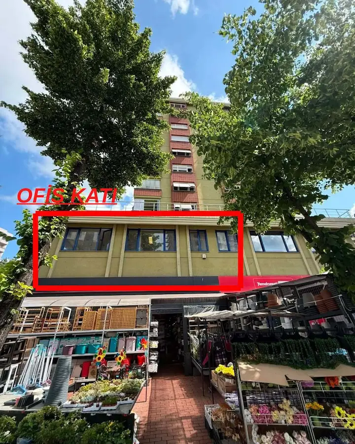 KOZYATAĞI BAYAR CADDESI ÜZERİNDE SATILIK İŞ YERİ
