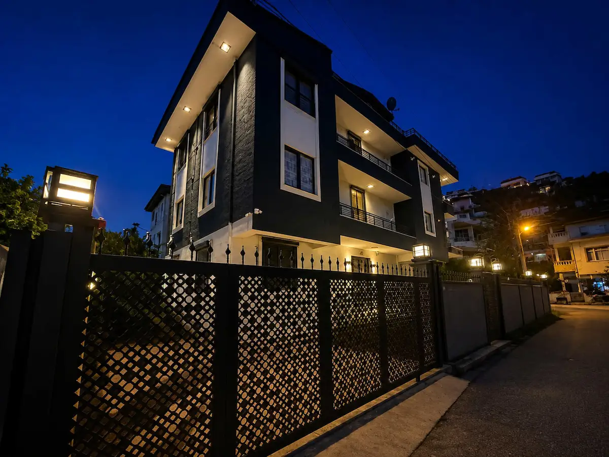 YALOVA ESENKÖY 'DE PRESTİJLİ YAŞAM-GÜÇLÜ YATIRIM FIRSATI SATILIK BİNA