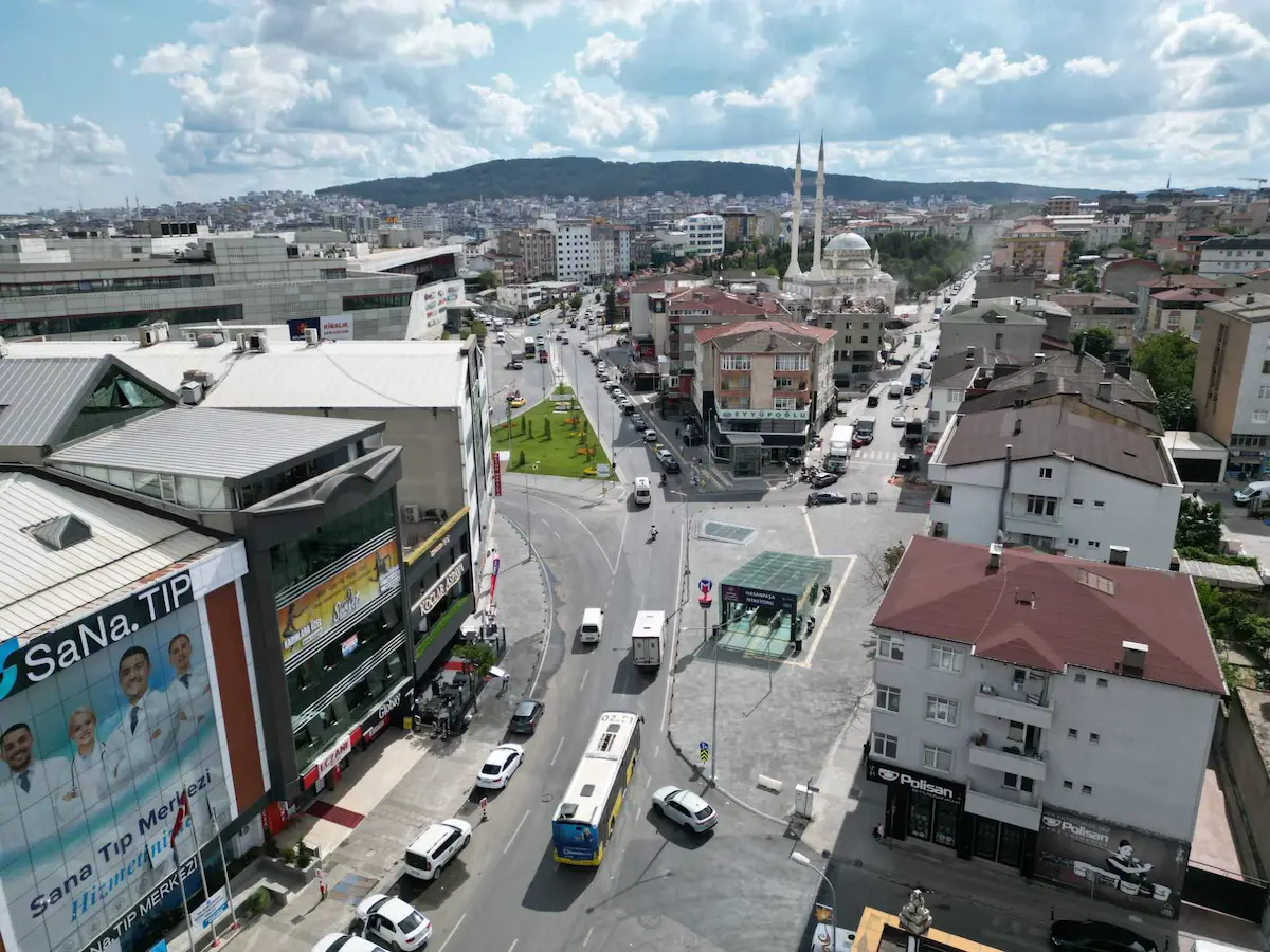 SULTANBEYLİ METRO ÇIKIŞINDA 500 M² KİRALIK PRESTİJLİ OFİS KATI
