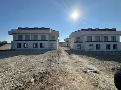 ARNAVUTKÖY HARAÇÇI'DA 8+4 SATILIK IKIZ VILLA