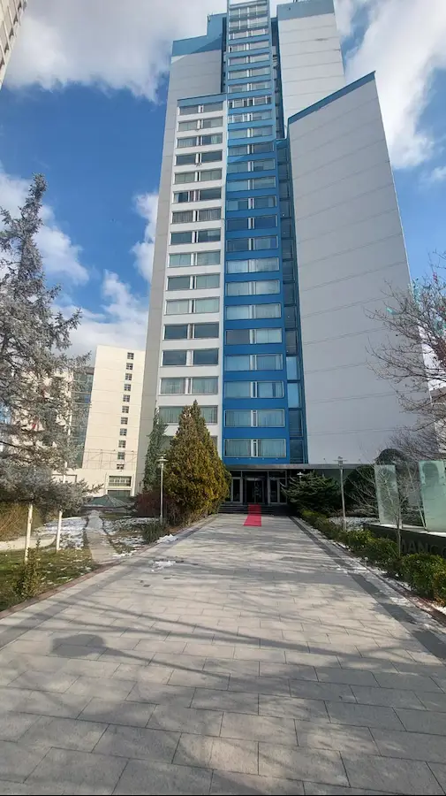 AKMAN PLAZADA HARİKA MANZARALI YAPILI DURUMDA KULLANIMA HAZIR KİRALIK OFİS