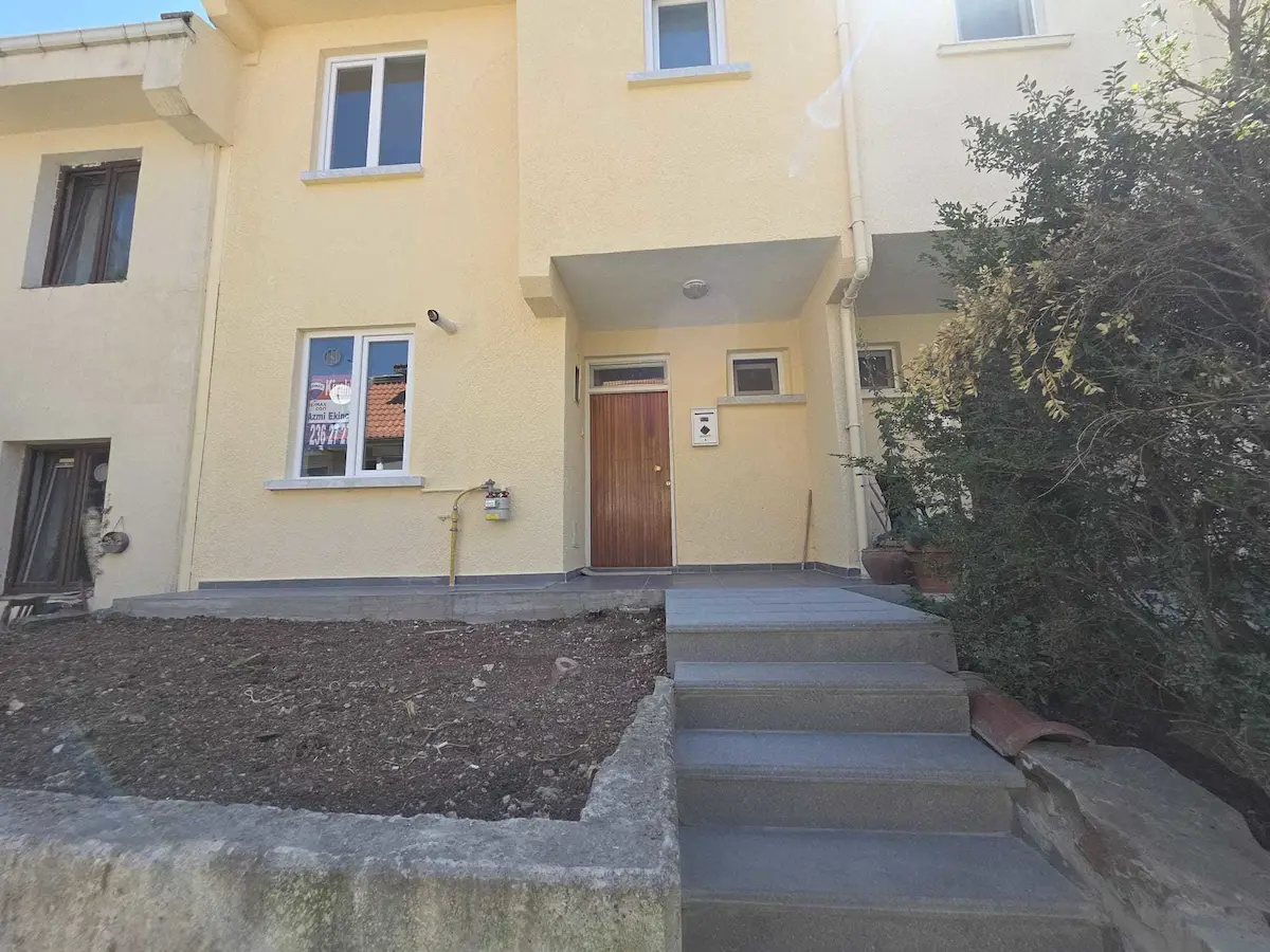 ODTÜ ÇAMLIK SITESINDE YENI TADILAT GÖRMÜŞ KIRALIK VILLA