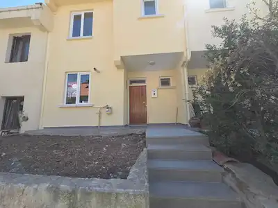 ODTÜ ÇAMLIK SITESINDE YENI TADILAT GÖRMÜŞ KIRALIK VILLA