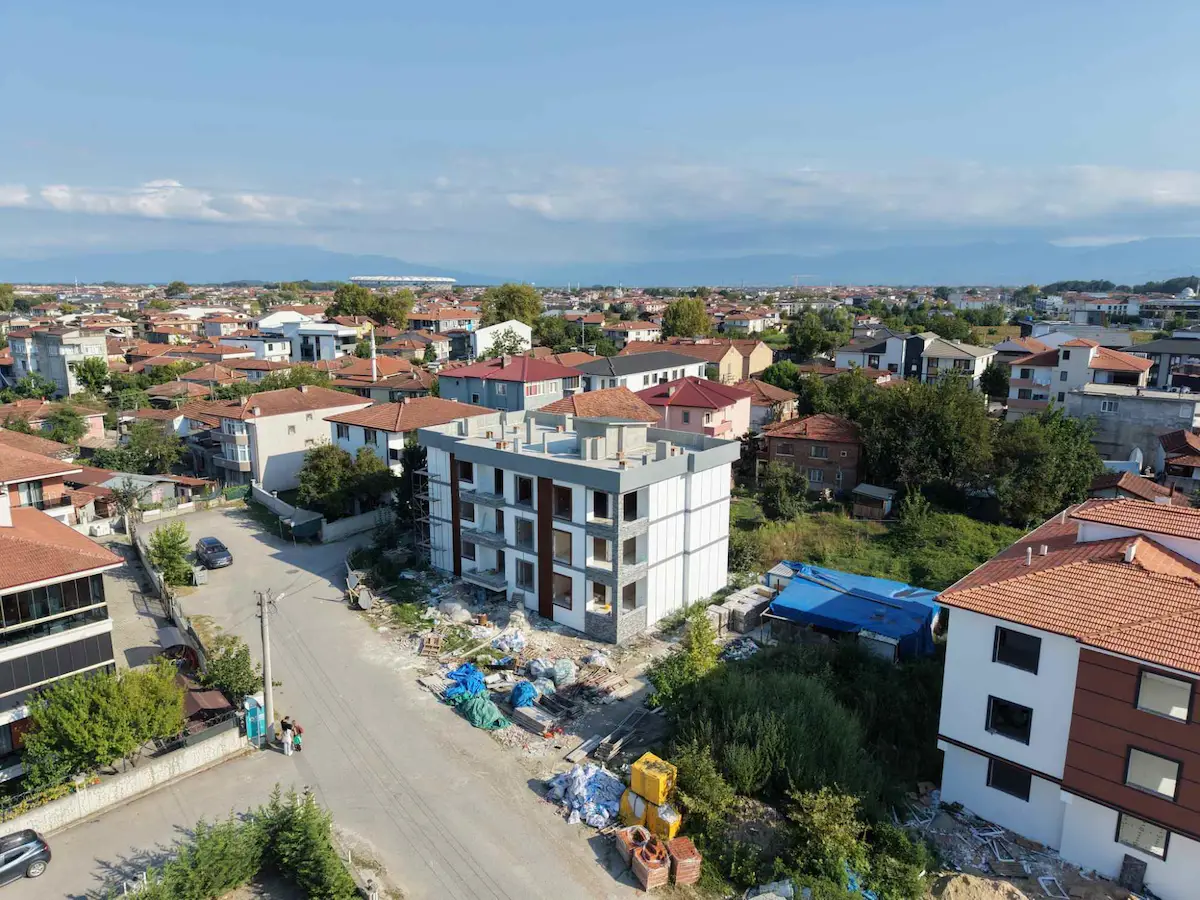 DEVOĞLU’NDA SATILIK ARA KAT 2+1 DAİRE - BAHADIR EKER'DEN