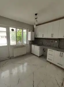 İSTIKLAL MAHALLESI'NDE İÇI YENILENMIŞ 2+1 KIRALIK DAIRE.