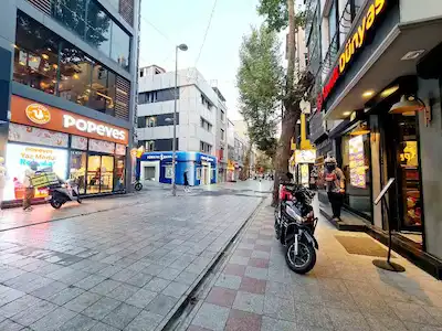 ANKARA CADDESİ TRAFİĞE KAPALI KISMIN EN İŞLEK ALANI#KOMPLE BİNA