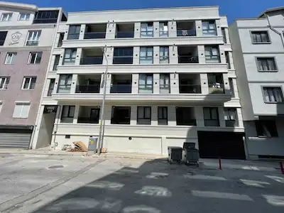 REMAX BEYAZ GÖRÜKLE DUMLUPINAR MAH. 2+1 EŞYALI KİRALIK DAİRE