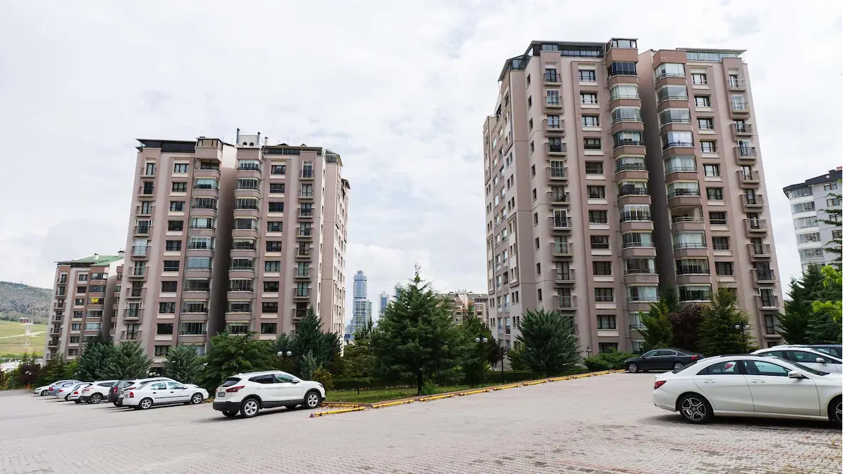 YAŞAMKENT’TE GÜNEY-BATI CEPHELİ, BALKONLU 4+1 | 165 M² NET | KREDİYE UYGUN