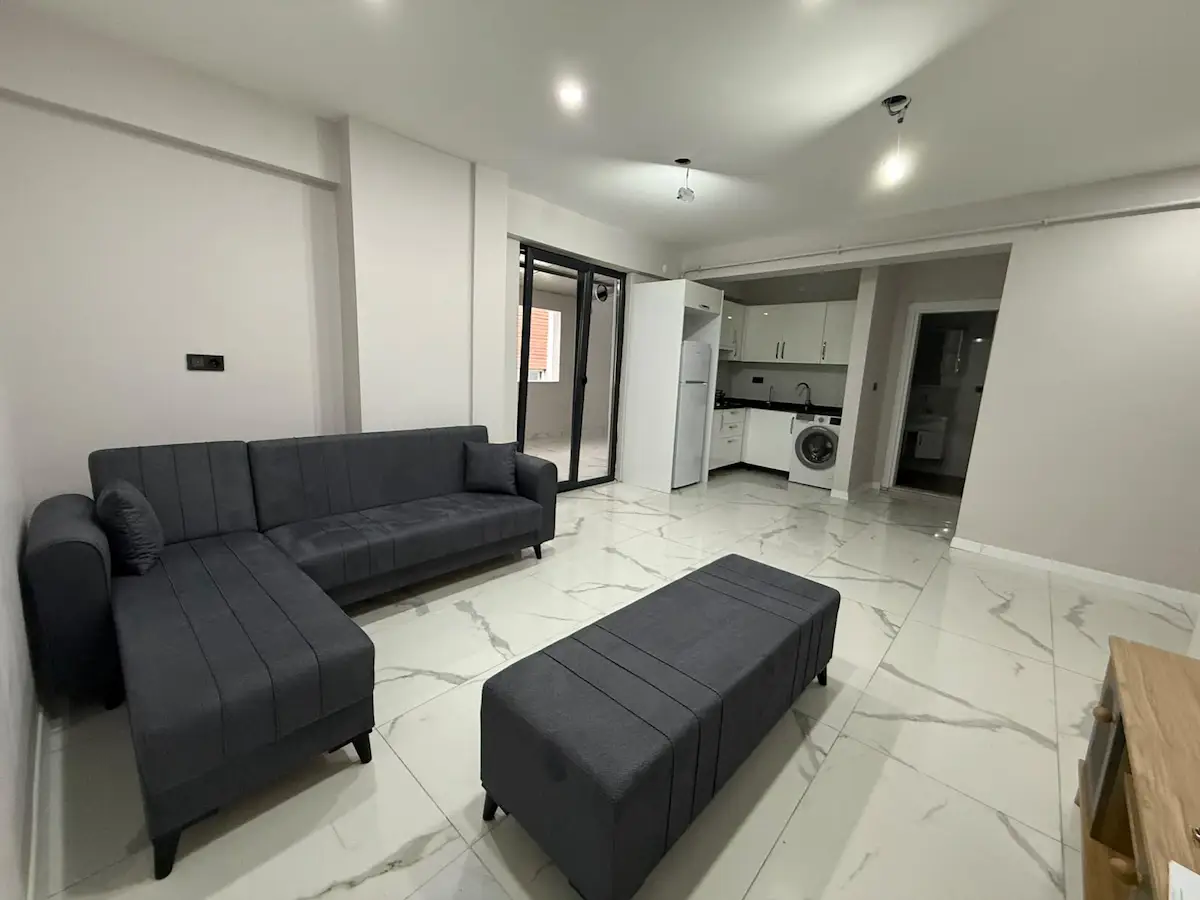 SAKARYA ADAPAZARI’NDA  TEK YOKUŞU'NDA BALKONLU | SIFIR  1+1 KİRALIK DAİRE 