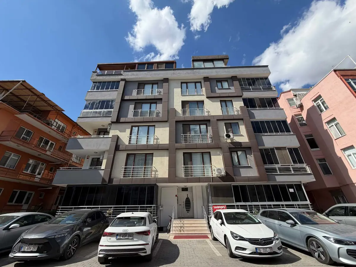 RE/MAX YAZ MODERN TASARIMLI, FERAH 4+1 ARAKAT SATILIK DAİRE