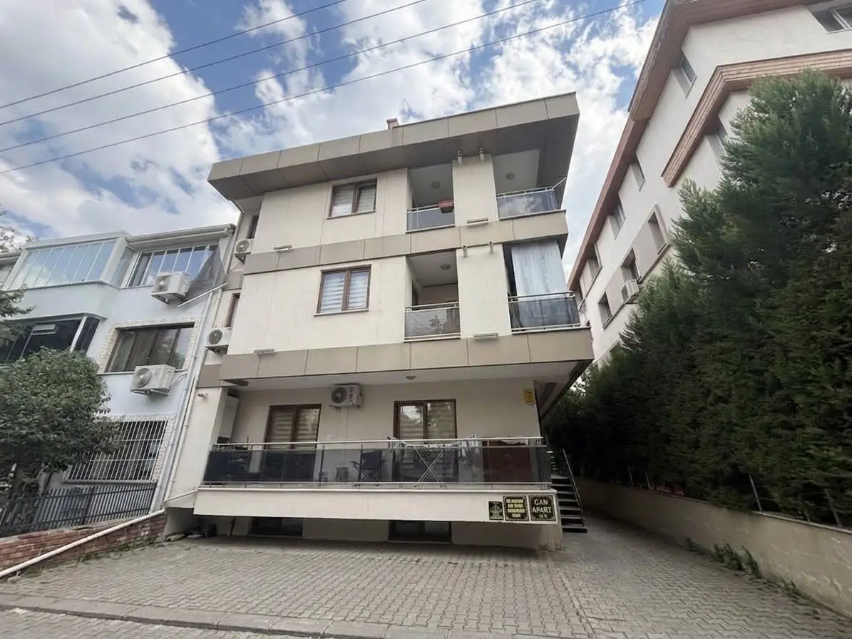 REMAX MODEL DEN FORUM ÇAMLIĞA YÜRÜME MESAFESINDE 1+1 EŞYALI SATILIK APART