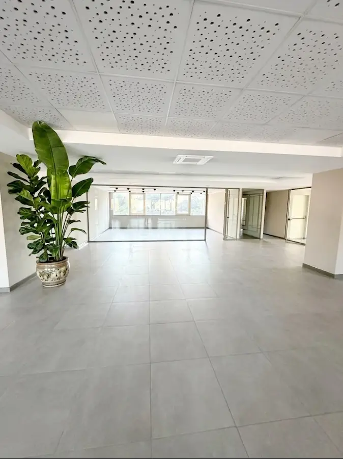 KOZYATAĞI E5 CEPHELİ KATTA TEK 650M² OFİS 24 SAAT GÜVENLİK 3