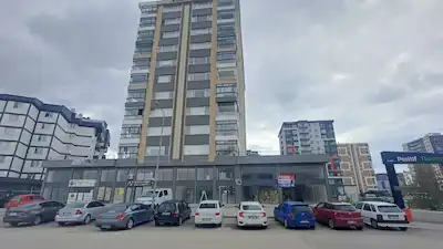 YEŞİLOVADA 157 M² | 2 KATLI | CADDE CEPHELİ SIFIR KİRALIK DÜKKÂN
