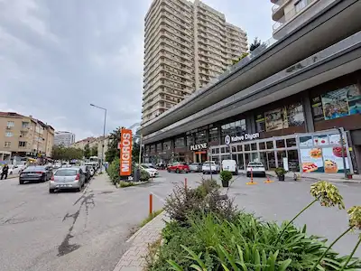 PLEVNE ÇARŞIDA 64 M² TİCARİ KULLANIMA UYGUN DÜKKAN