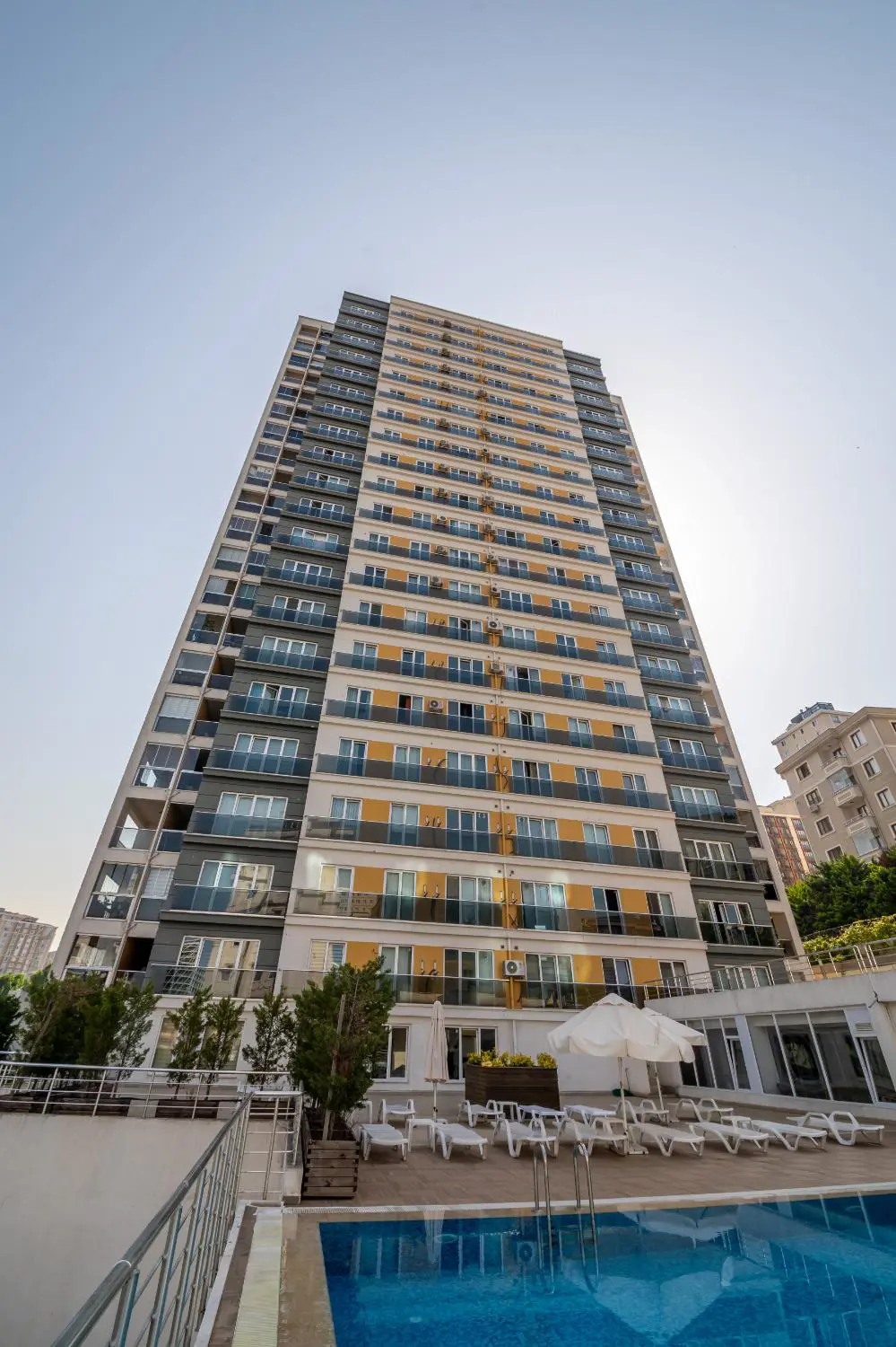 SELLECTİVE PRESTİGE SİTESİNDE FULL EŞYALI TERASLI KİRALIK 1+1 DAİRE