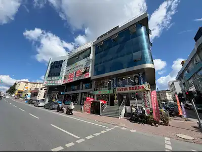 ÇEKMEKÖY MİMAR SİNAN’DA CADDE ÜZERINDE 90 M² KİRALIK OFİS | 2. KAT,