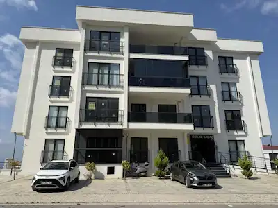 GÖKDELENLER BLG CAM BALKON VE KOMBİ TAKILI SIFIR NET 80 M2 2+1