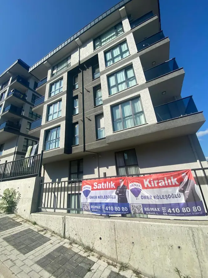 REMAX ASHILL ÜSKÜDAR YAVUZTÜRK ÖNÜ AÇIK KIRALIK SIFIR 3+1 DAIRE