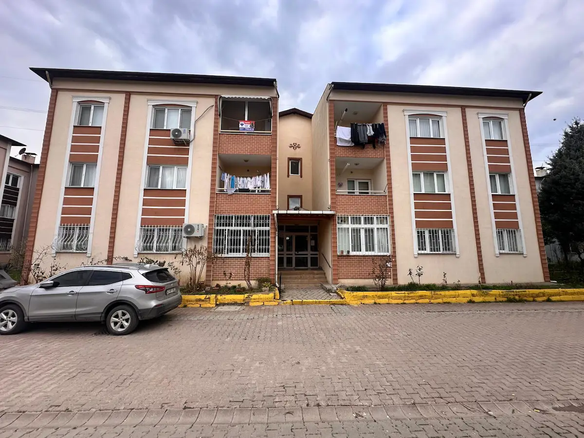 KARTEPE ATAEVLER DE IÇI YAPILI SIFIR 3+1 SATILIK DAİRE 