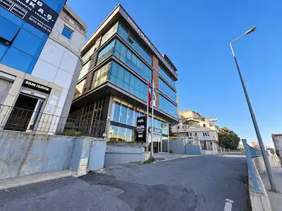 LİMAN YOLU ÜZERİ GÖKÇE PLAZADA ACİL SATILIK 1+1 BÜRO & OFİS 