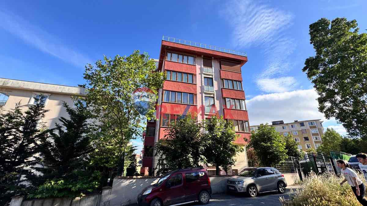 ESENKENT MAHALLESİ İNCİ PARK SİTESİ MERKEZİ KONUM 3+1