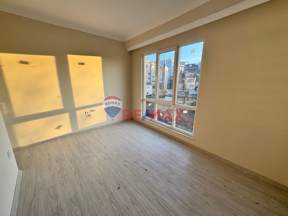 ÇAĞLAYAN’DA KAPALI OTOPARKLI KİRALIK 2+1 SIFIR DAİRE