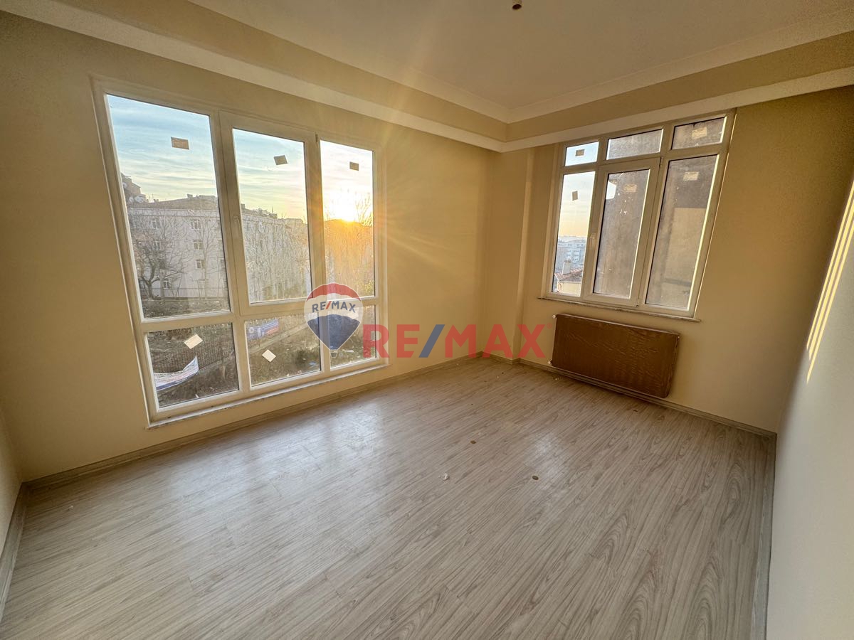 ÇAĞLAYAN’DA KAPALI OTOPARKLI KİRALIK 2+1 SIFIR DAİRE