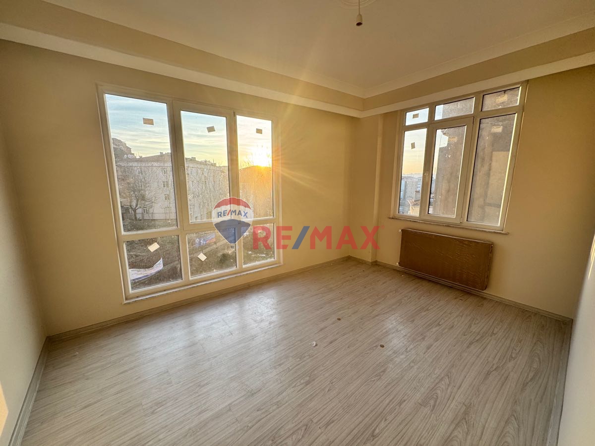 ÇAĞLAYAN’DA KAPALI OTOPARKLI KİRALIK 2+1 SIFIR DAİRE