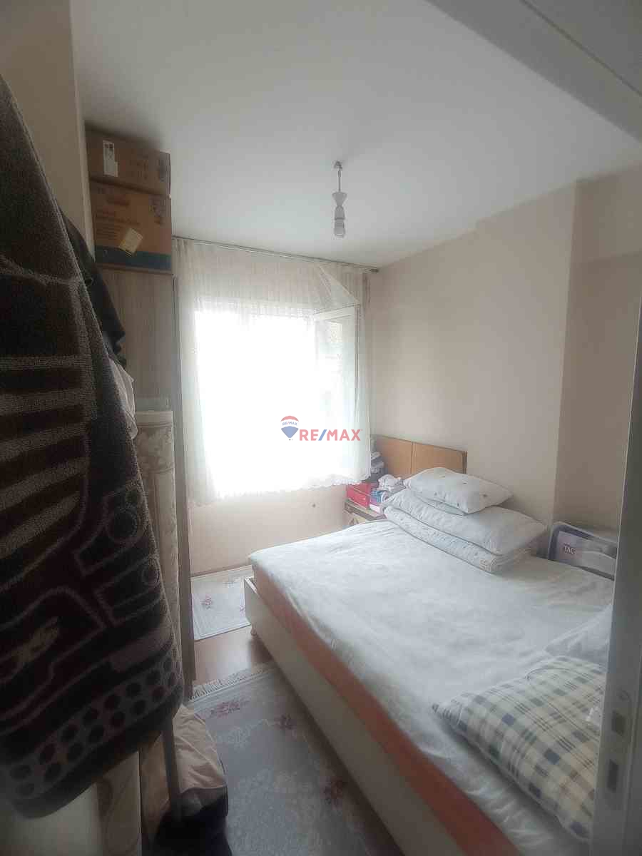 ESATPASA MAH FINANS MRERKEZE YAKIN ARA KAT SATLIKIK 2+1 SATLIK DAIRE