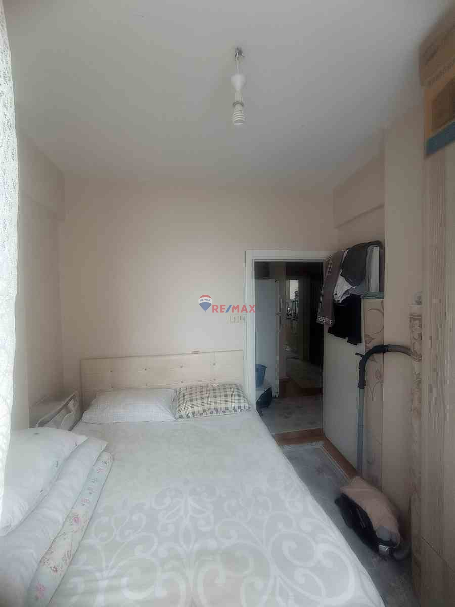 ESATPASA MAH FINANS MRERKEZE YAKIN ARA KAT SATLIKIK 2+1 SATLIK DAIRE