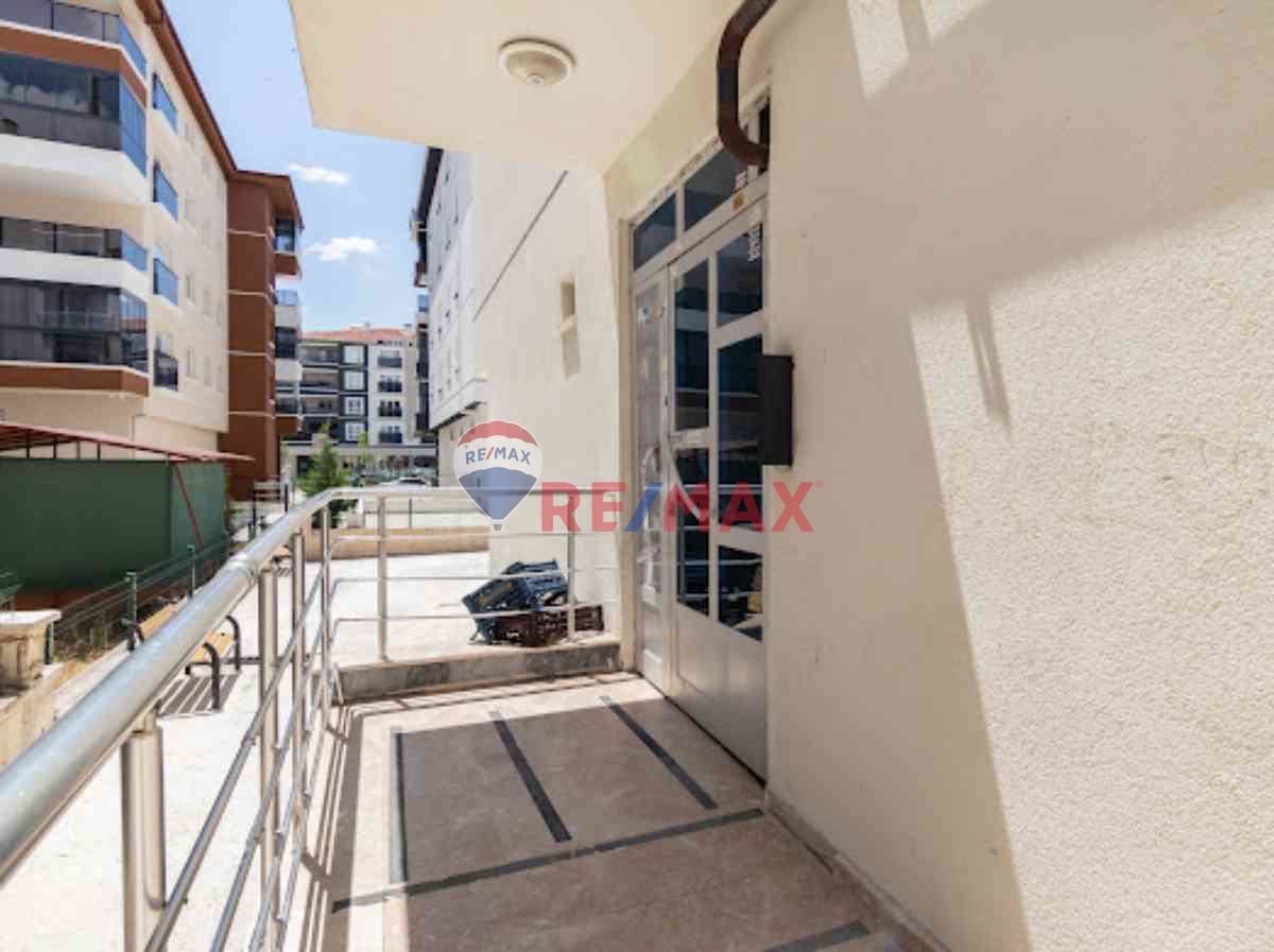 MENDERES MAHALLESİ ARA KAT BULVAR CEPHELİ SATILIK DAİRE