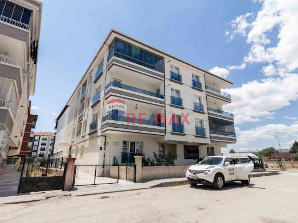 MENDERES MAHALLESİ ARA KAT BULVAR CEPHELİ SATILIK DAİRE