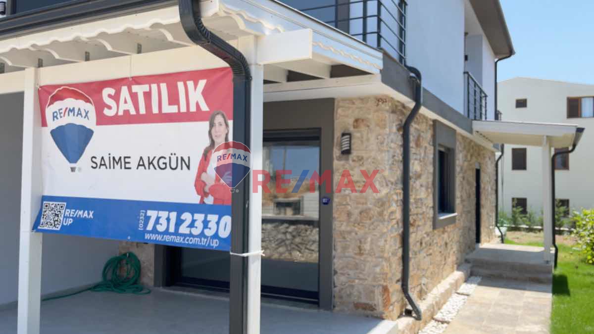 KARABURUN İĞDELERALTI PLAJINA 100 M MESAFEDE 3+1 VİLLA